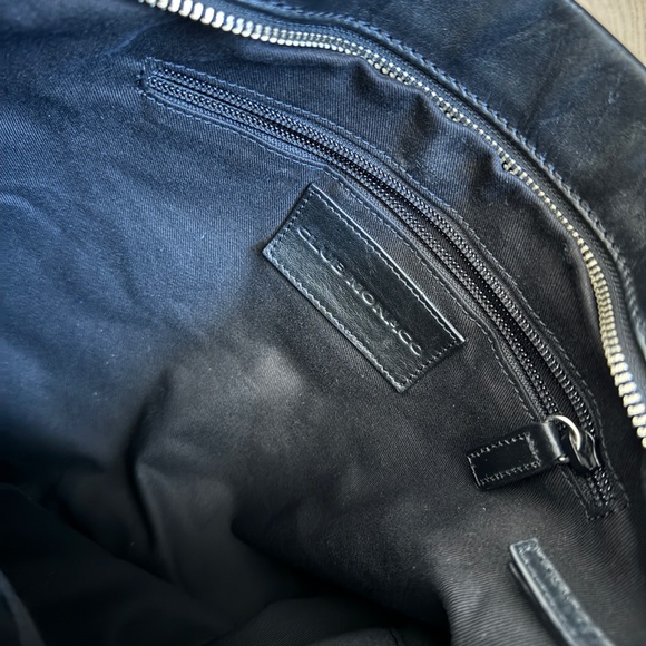 Leather and linen pouch - Picture 5 of 9